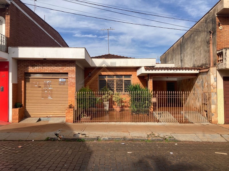 Foto: Casa - Centro - Jardinopolis